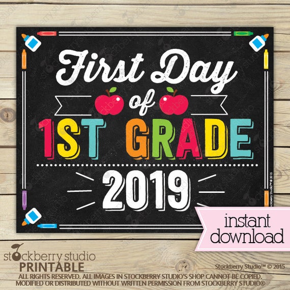 Very first Working day of 1st Quality Indication - 1st Working day of University Printable - 1st Working day of Faculty Indication - Picture Props - Chalkboard Indication Prompt Obtain photo regarding First Day of 1st Grade Printable Sign known as Initially Working day of 1st Quality Indicator - 1st Working day of Faculty Printable - 1st Working day of College or university Signal - Image Props - Chalkboard Indication Fast Down load