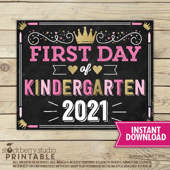 Girl First Day of Kindergarten Sign Princess First Day of School Sign Printable Back to School Sign 1st day of school Chalkboard Sign Il_570xn