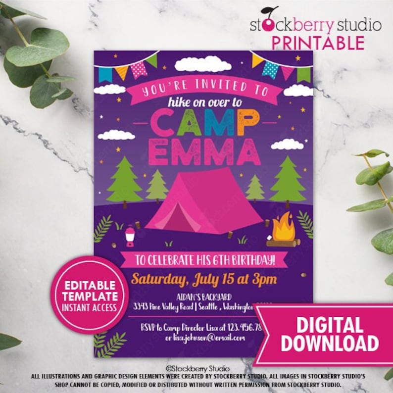 Puede incluir: Invitaci&oacute;n de cumplea&ntilde;os de tem&aacute;tica de campamento de color morado con una tienda de campa&ntilde;a rosa, &aacute;rboles verdes y una fogata. El texto dice "&iexcl;Est&aacute;s invitado a hacer una caminata hasta el Campamento Emma para celebrar su sexto cumplea&ntilde;os! S&aacute;bado 15 de julio a las 3:00 p. m. El patio trasero de Aidan 3343 Fine Valley Road | Seattle, Washington. RSVP a la directora del campamento, Lisa, al 123.456.78 o a lisa.johnson@email.com. Descarga digital."