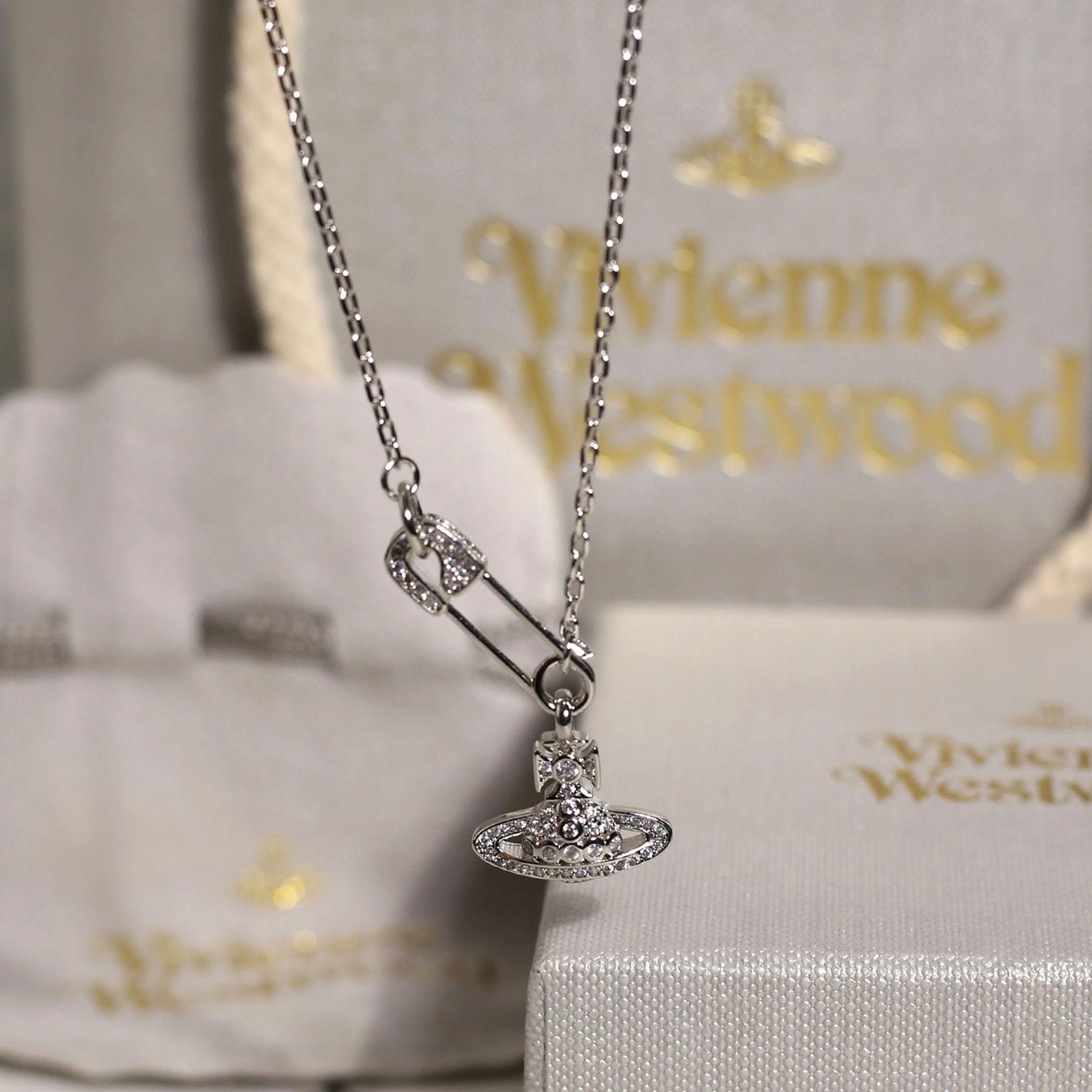 Vivienne westwood bone choker - Etsy 日本
