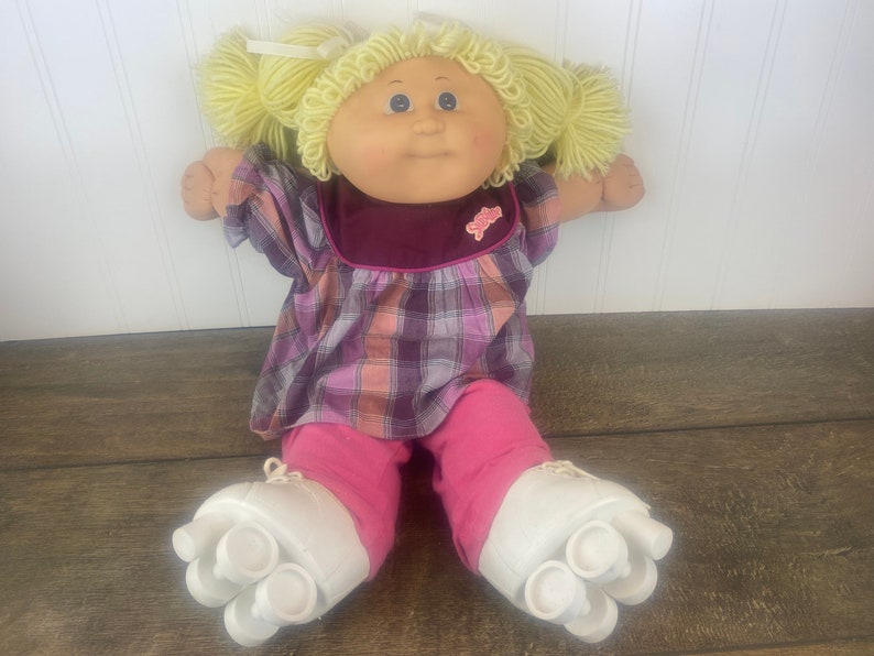 Vintage 1984 Cabbage Kids Patch Doll With Roller Skates Blonde Hair