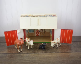 Vintage Fisher Price Little People Family Play Farm with the Barn and Four Animals (Pig, 2 Cows and a Horse)