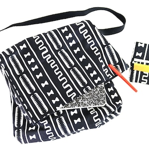 Conjunto de 2 unidades. Bolsa mensageiro cruzada com porta-cartão de crédito