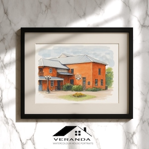 以下が含まれることがあります： 黒いフレームに入った水彩画の家の肖像画。 このアートワークは、グレーの金属屋根と側面に「GIN」という文字が描かれた赤いレンガ造りの建物を描いています。 画像は大理石の背景に設定され、下部にVerandaのロゴがあります。