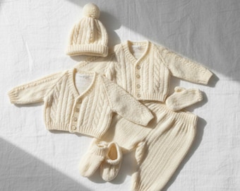 Patrón de tejido para cochecito de bebé, diseño de cable de 4 capas (descarga en PDF)