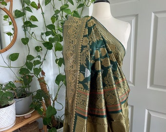 Green and Gold Umbrella print Sari  - Art Silk Saree Sari (5 m / 6 yds)