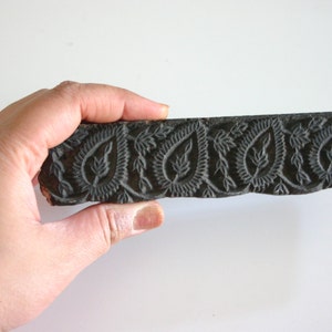 Paisley Border - VINTAGE Hand carved wooden Stamp (1 stamp)