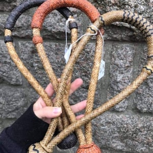 Handflätad 24-fläta råhudshäst Bosal: Svart läder