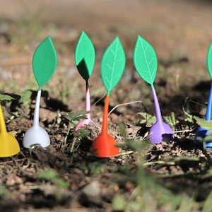 Plukmin Haus- und Pflanzendekor von SQUARES.WORKS - Pikmin Style