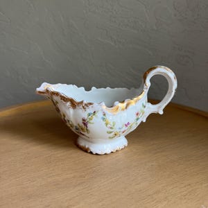 Vintage Haviland Limoges Gravy Boat – French Porcelain with Timeless Charm