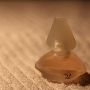 Salvador Dalí | Dali EDT | Miniature Perfume | Frosted Lips Bottle | Rare Vintage | 5ml