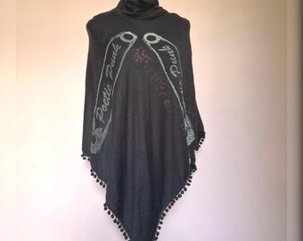 Early 2000s Y2K Black and White Poncho - Etsy Early 2000s Y2K Black and White Poncho - Etsy
