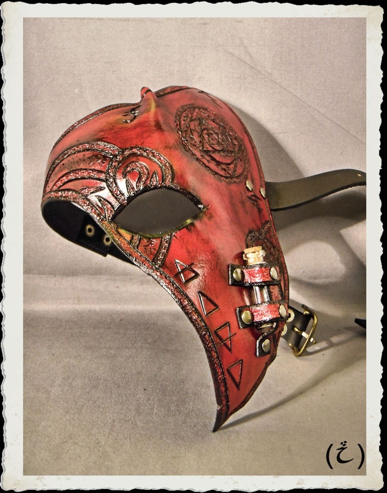 Red leather half mask Alchemist image 2