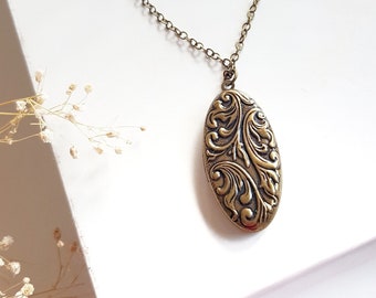 Collier médaillon floral ovale, médaillon photo de style vintage, pendentif victorien en bronze foncé, collier souvenir superposé, cadeau souvenir de famille