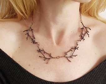 Gargantilla de rama de árbol de cobre, collar de babero de ramita, regalo amante de la naturaleza, joyería del bosque del bosque, collar terroso audaz, joyería mágica de astas de ciervo