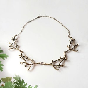 Bronzen tak ketting, bos natuur sieraden, bosrijke rustieke choker, Boho boom kraag voor natuurliefhebber, gewaagde betoverde aardse accessoire afbeelding 2