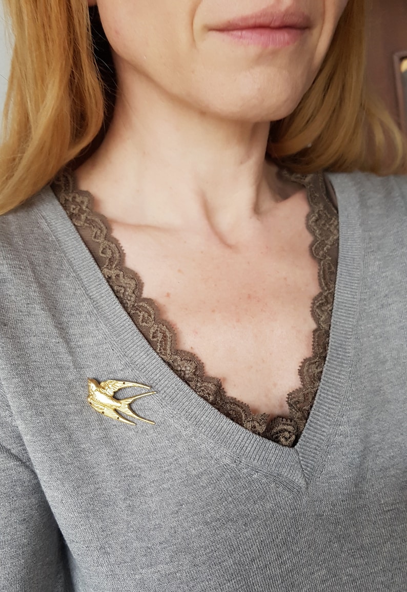 Brass Bird Brooch, Gold Swallow Pin for Shirts, Sweaters, Coat, Bird Lover Nature Lover Accessory, Flying Bird Brooch, Vintage Antique Brass image 2