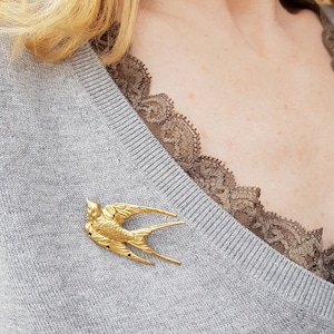 Brass Bird Brooch, Gold Swallow Pin for Shirts, Sweaters, Coat, Bird Lover Nature Lover Accessory, Flying Bird Brooch, Vintage Antique Brass image 4