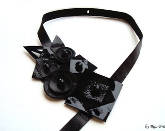 Collar de cuero geométrico con babero, accesorio llamativo negro, collar de cuero llamativo, joyería de cuero asimétrica, tocado, gargantilla grande versátil