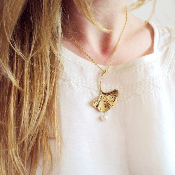 Ginkgo Leaf Necklace, Gold Ginkgo Necklace, Ginkgo Leaf Pendant, Gold Leaf, Nature Jewelry, Leaf Necklace, Pearl Necklace