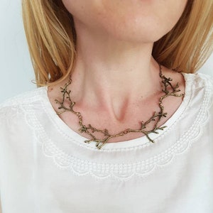 Bronzen tak ketting, bos natuur sieraden, bosrijke rustieke choker, Boho boom kraag voor natuurliefhebber, gewaagde betoverde aardse accessoire afbeelding 7