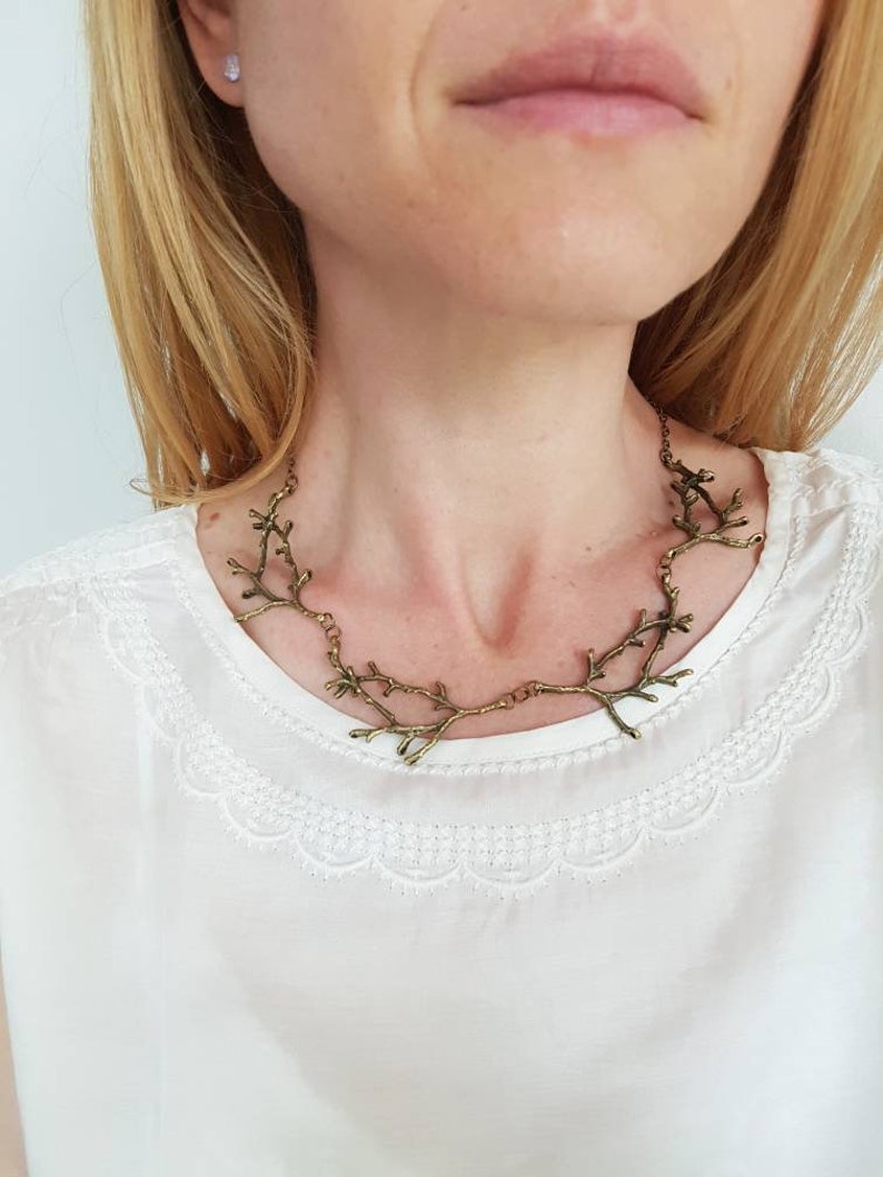 Bronzen tak ketting, bos natuur sieraden, bosrijke rustieke choker, Boho boom kraag voor natuurliefhebber, gewaagde betoverde aardse accessoire afbeelding 7