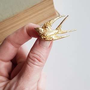 Brass Bird Brooch, Gold Swallow Pin for Shirts, Sweaters, Coat, Bird Lover Nature Lover Accessory, Flying Bird Brooch, Vintage Antique Brass image 6