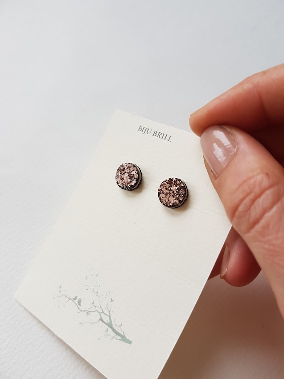 Essential V Stud Earrings S00 - Women - Fashion Jewelry