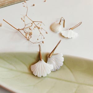 Art-deco Pearl Drop Earrings, Mother of Pearl Fan Dangles, Classy Brass Bridal Earrings, Antique Fan Wedding Jewelry, Bridesmaids Bride Gift