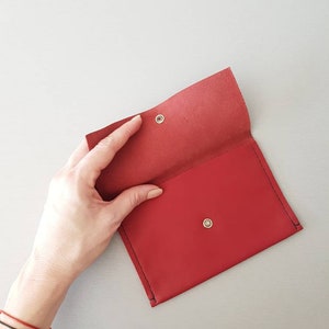 Cartera pequeña de cuero, neceser de cuero, neceser rojo, neceser, funda geométrica para teléfono, bolsa de viaje de cuero, regalo para mujer, cartera roja imagen 6