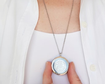 Round Keepsake Locket Necklace, Personalised Shaker Style Pendant, Round Floating Glass Charm, Personalised Memory Gift Idea for Crystals