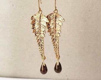 Lange varenblad oorbellen, bosnatuurliefhebber, gouden botanische bladeren, rustieke messing bungelen, bosrijke Boho sieraden, Cottagecore aardse herfst