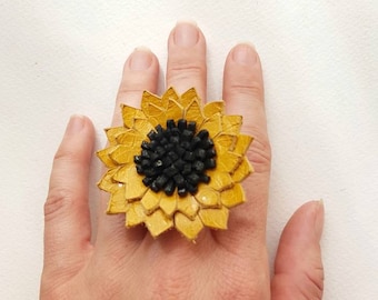 Anillo de girasol llamativo, artículos de cuero para mujeres, regalo de símbolo de verano, anillo de flor único, joyería amante de la naturaleza, accesorio Boho Daisy