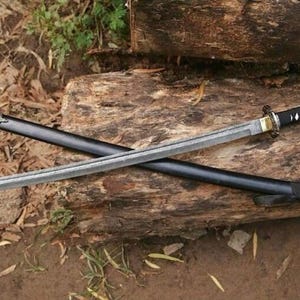 Hand-Forged Damascus Katana Sword | Traditional Japanese Samurai Sword Replica | Black Scabbard & Tsuba Detailing | Collectible Gift for Men