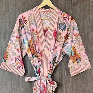 Bata kimono 100 % algodón, hermoso vestido kimono de algodón, kimono de algodón con estampado floral indio, regalos para damas de honor, los más vendidos, regalos para ella y para él, ropa de estar.