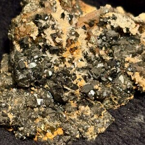 Sphalerite, Chalcopyrite, Pyrite, Quartz and Calcite