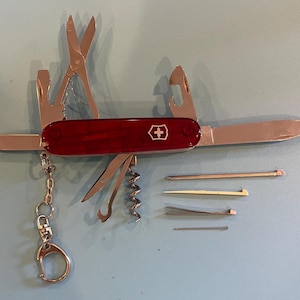 Victorinox Huntsman Plus Knife, Translucent Red Scale, Pen , Messerspezi design, free ship