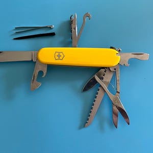 Victorinox Custom Huntsman Yellow Knife, by Messerspezi, free ship
