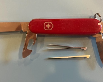 Victorinox Recruit Multi-Tool: Swiss Army Knife, 84mm