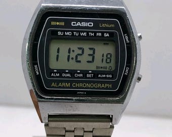 Vintage Casio 160 A657 Alarm Chronograph Digital Quartz Japan