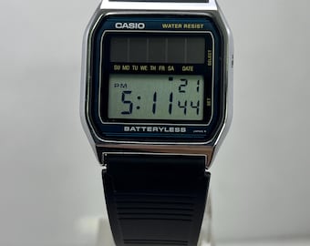 Vintage Classic Casio Batteryless Solar Digital Quartz 520 BB-800
