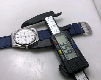 Vintage Seiko Grand Quartz 4843-7001 White Dial Decagonal Bezel