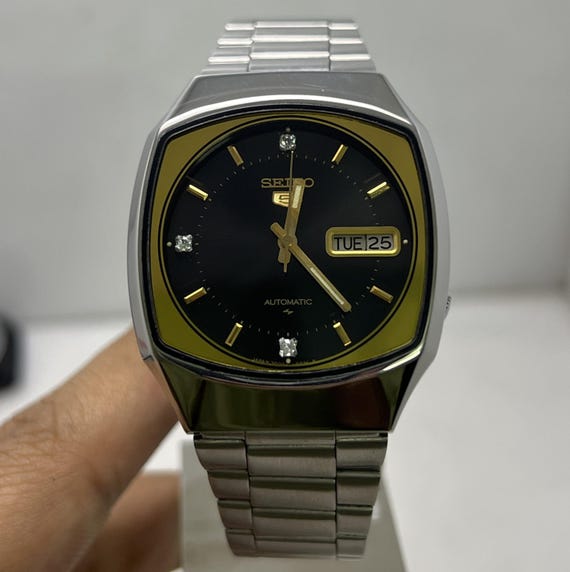 90s Vintage Seiko タンク グレー文字盤海外仕様 インテグレード Vintage Seiko 7009-520A Automatic 17 Jewels Black Dial Men's Japan