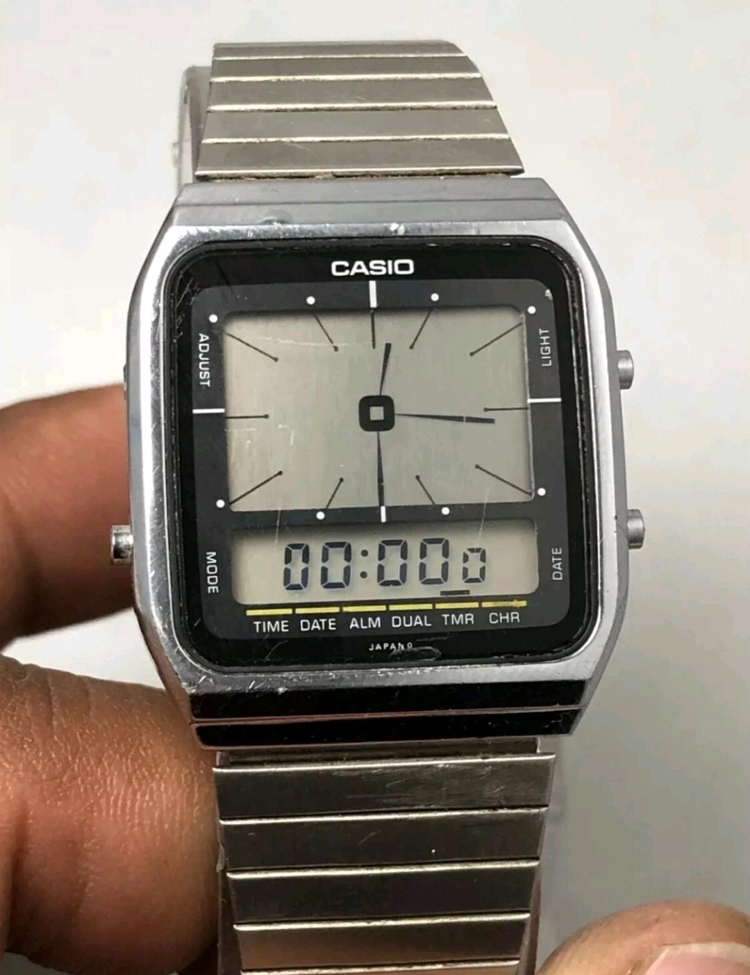 Vintage Casio 187 AE-70 Analog & Digital Quartz Japan Men's