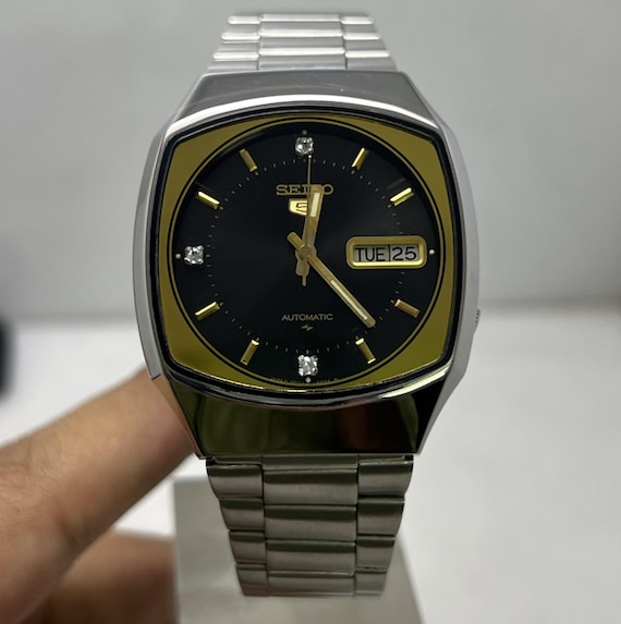 Vintage Seiko 7009-520A Automatic 17 Jewels Black Dial Men's Japan