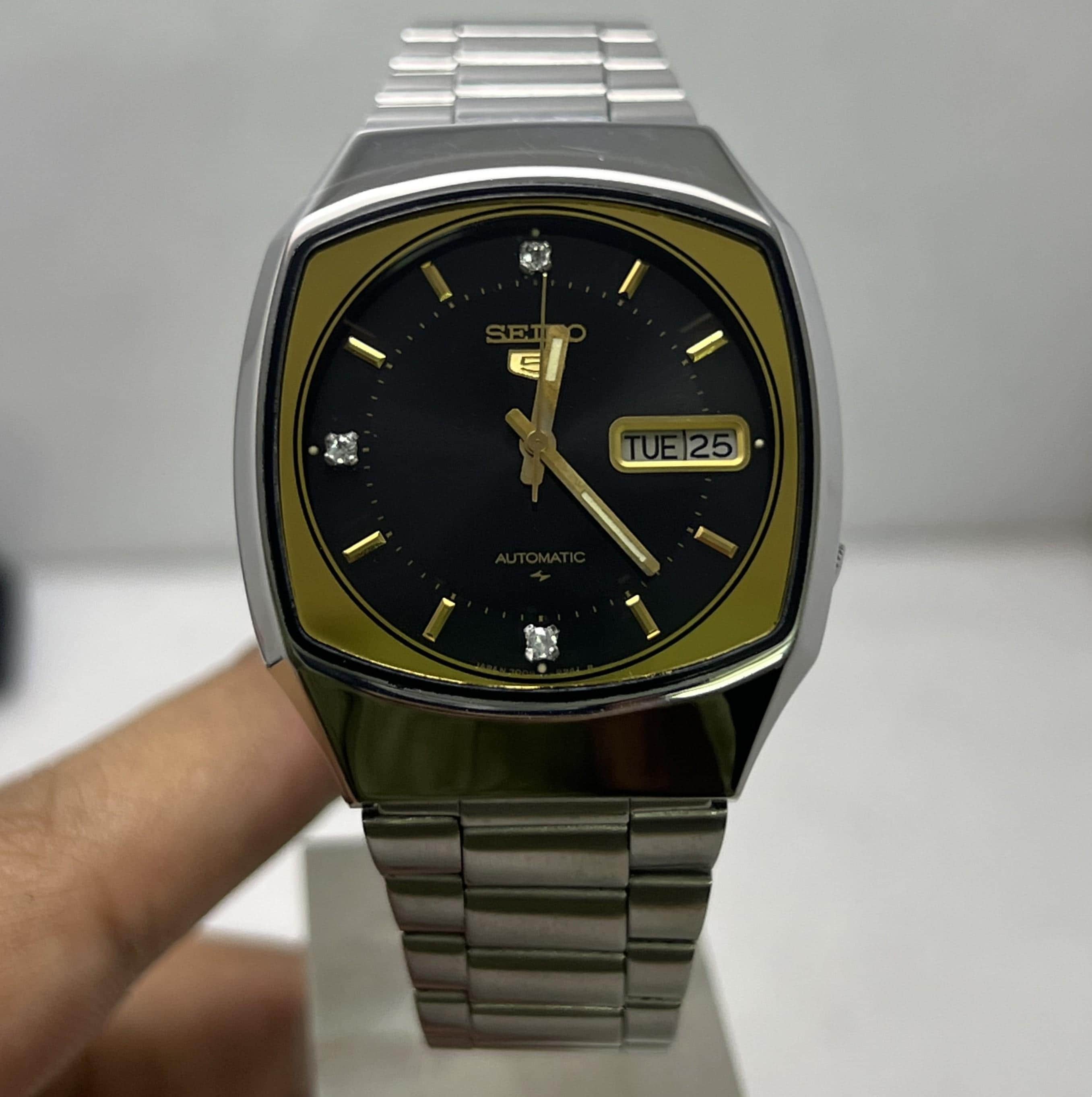 Vintage Seiko 7009-520A Automatic 17 Jewels Black Dial Men's Japan