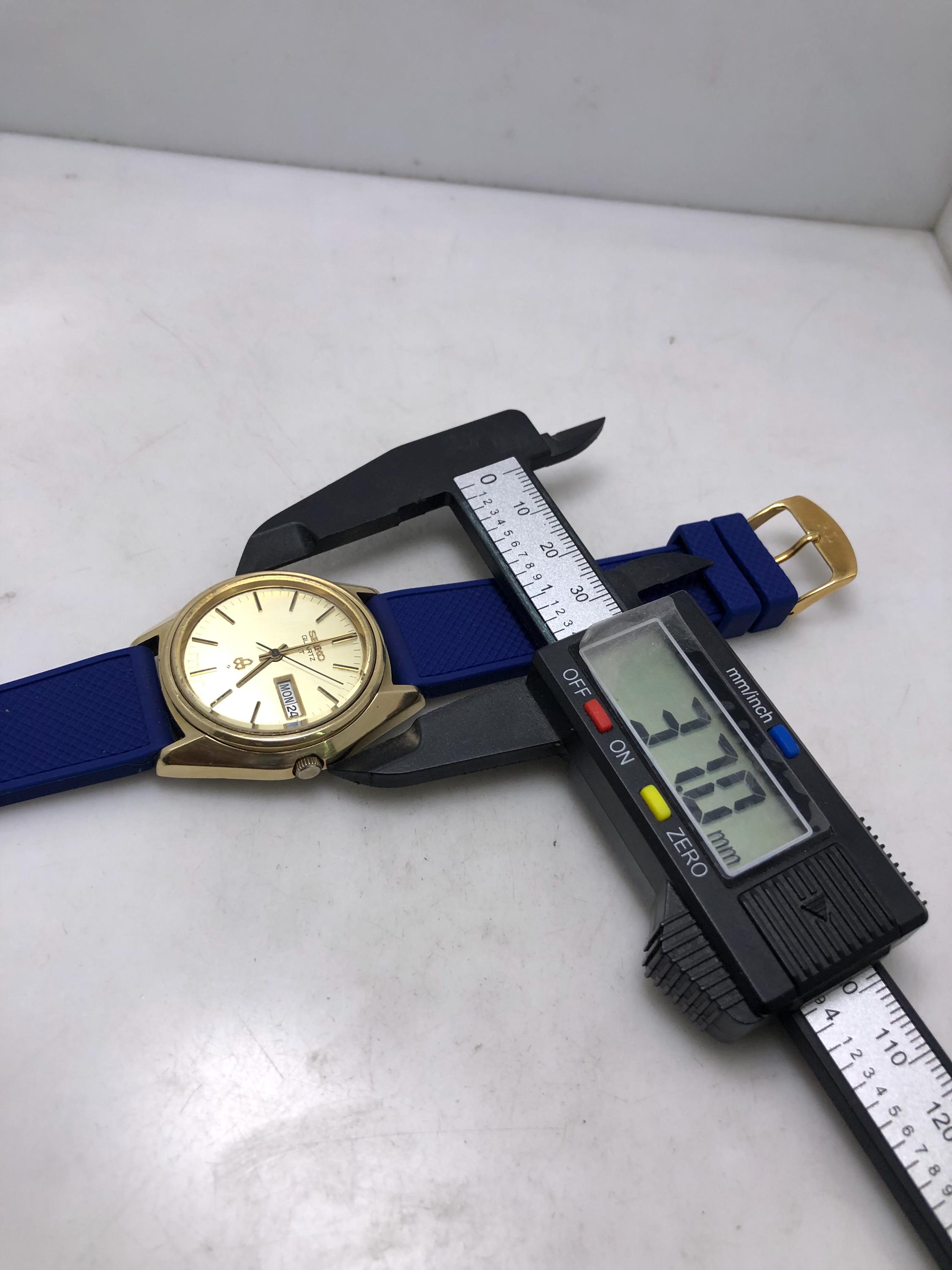 Vintage Seiko QT 3803-7031 Day/date Cap Gold Quartz Japan Men's