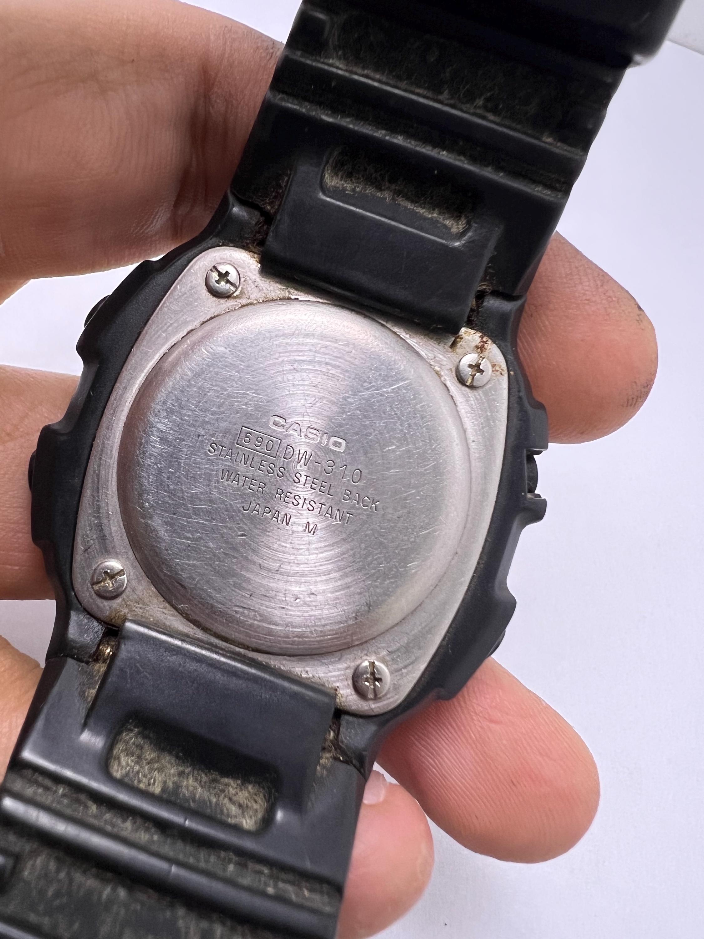 Vintage Casio 690 DW-310 Alarm Chrono 300m Digital Quartz Japan