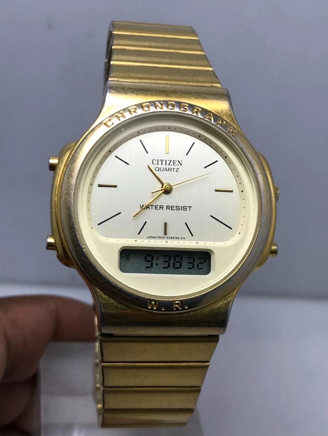 Vintage Citizen T011-312601 Chronograph Golden Color Ana-digi