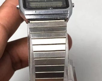 Vintage Casio 187 AE-70 Analog & Digital Quartz Japan Men's